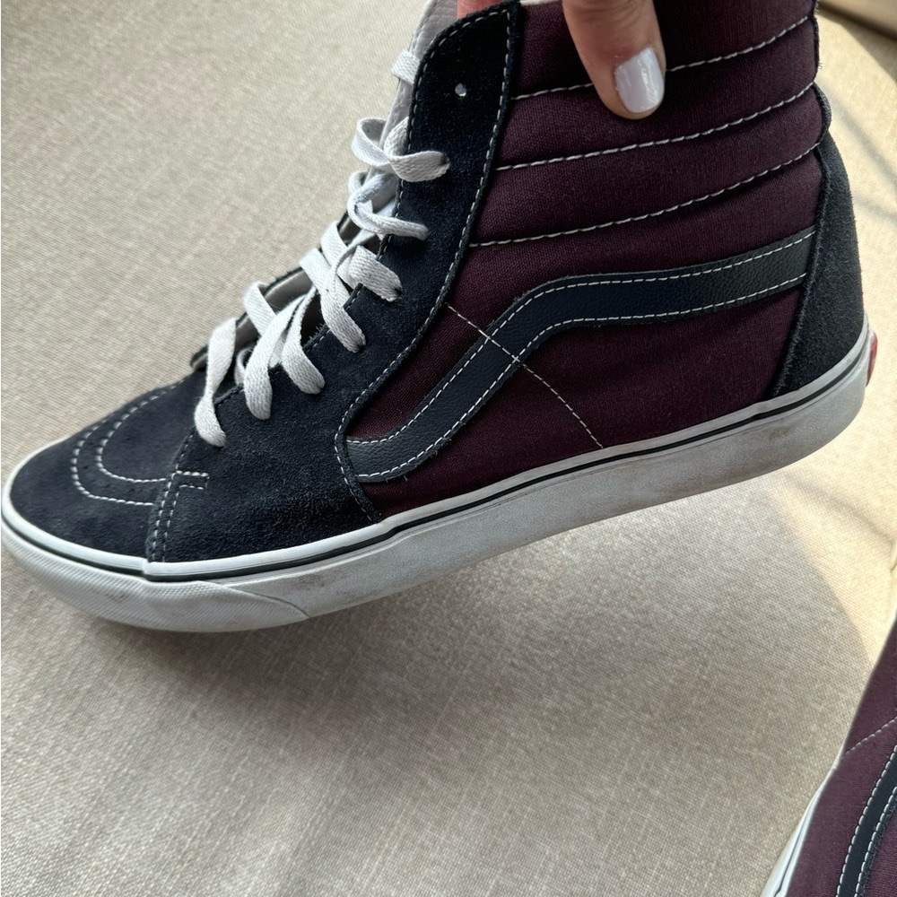 Vans Sk8 Hi model Vans HiTops. Great shape in and out, unique color combo.
